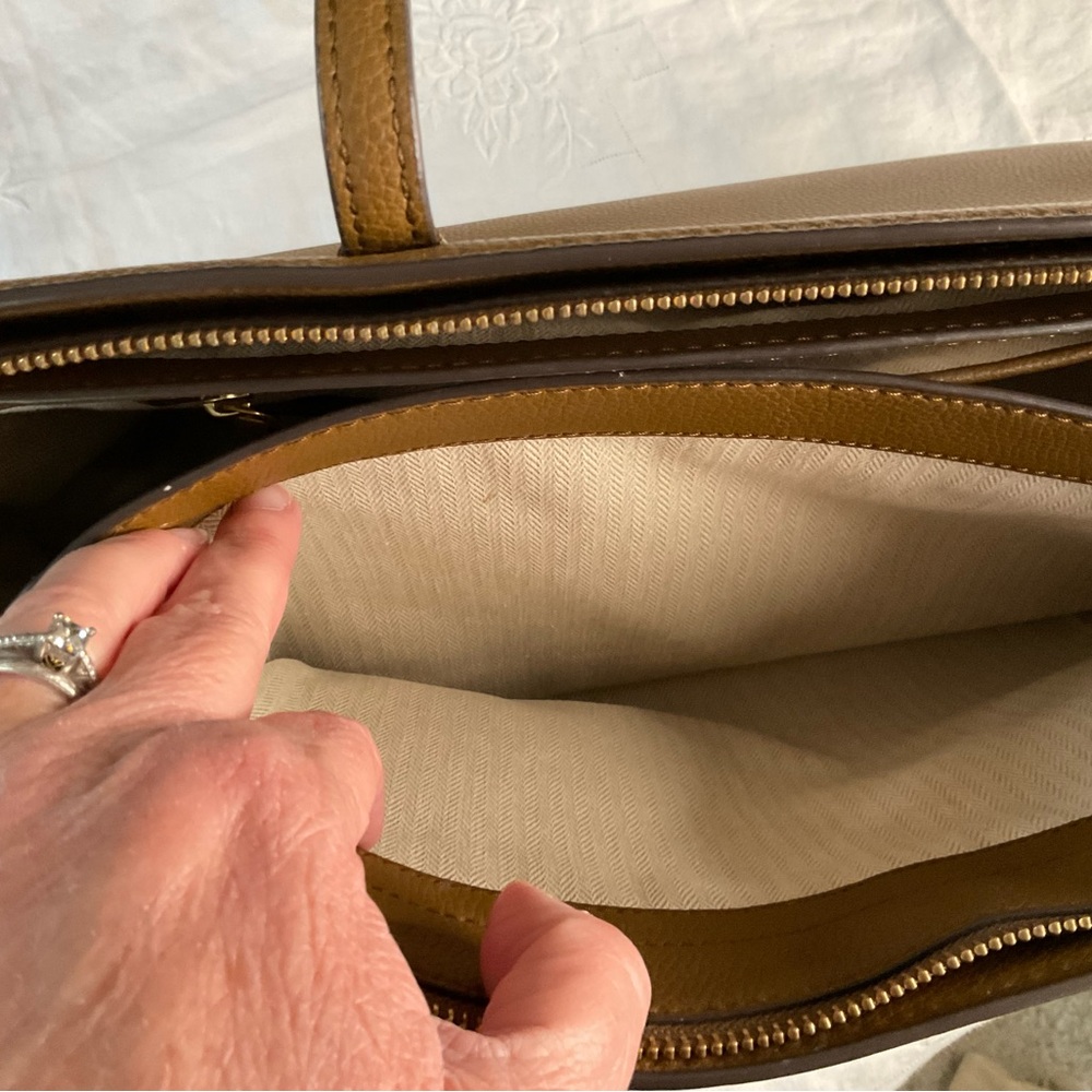Tory Burch Robinson tan pebbled Leather Tote Bag - Picture 11 of 14